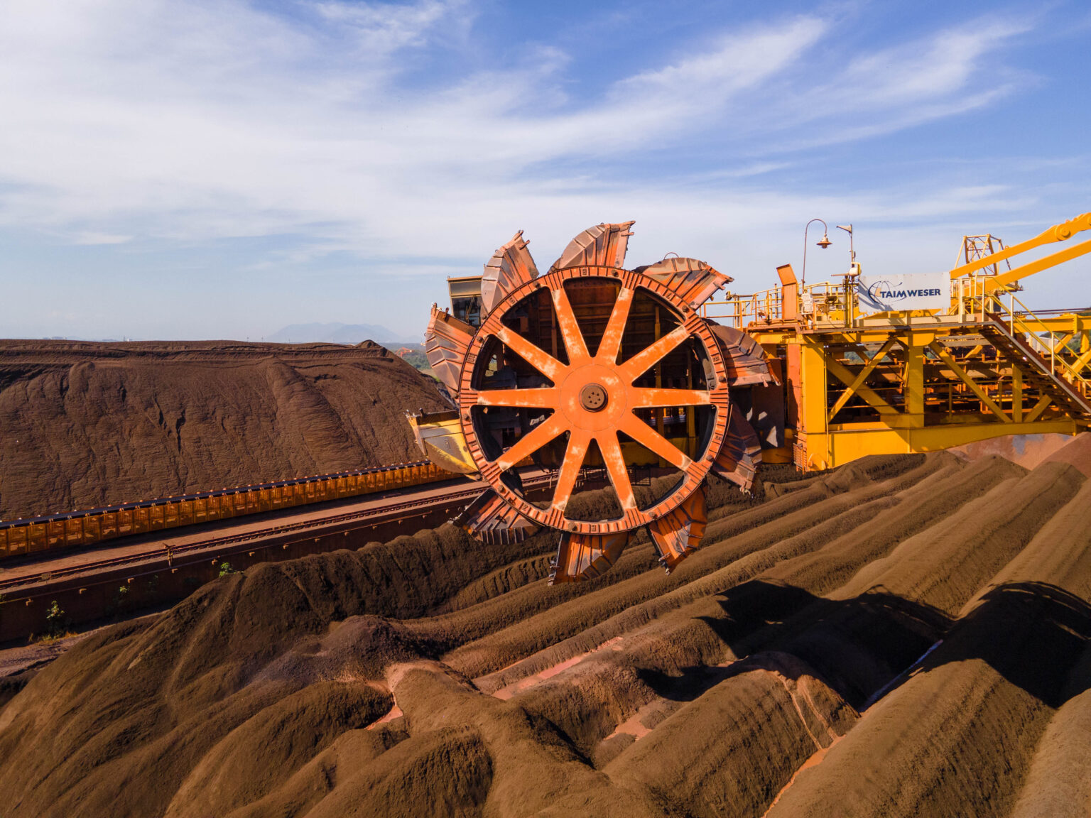 Mineração e transformação mineral lideraram exportações mineiras em 2025